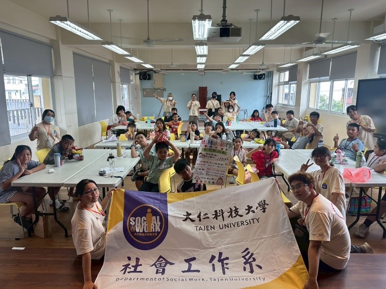 115年教育優先區中小學生暑假營隊活動合照