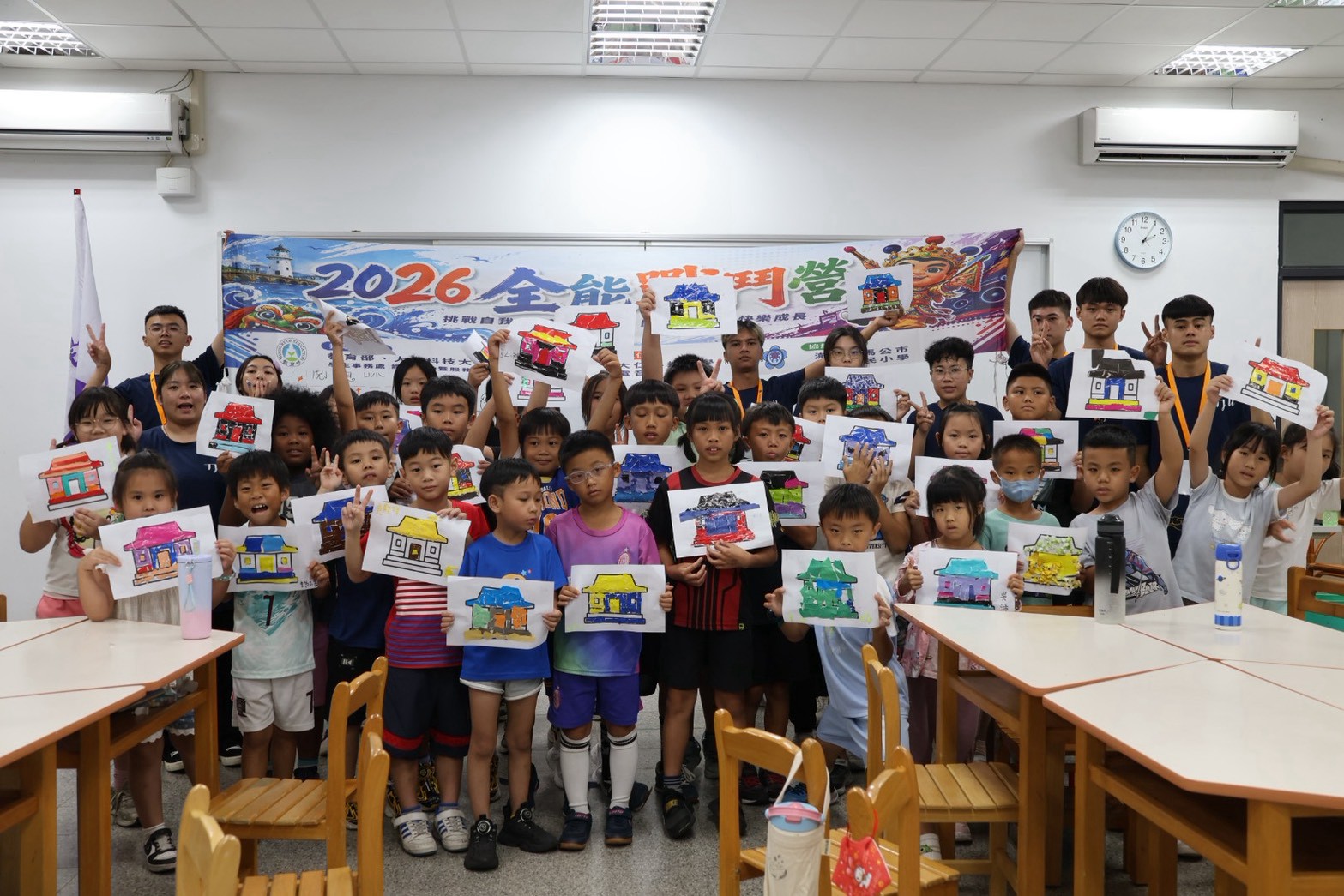 透過「花宅」閱讀課程與DIY學習單製作,提升學員閱讀理解與創意表達能力。