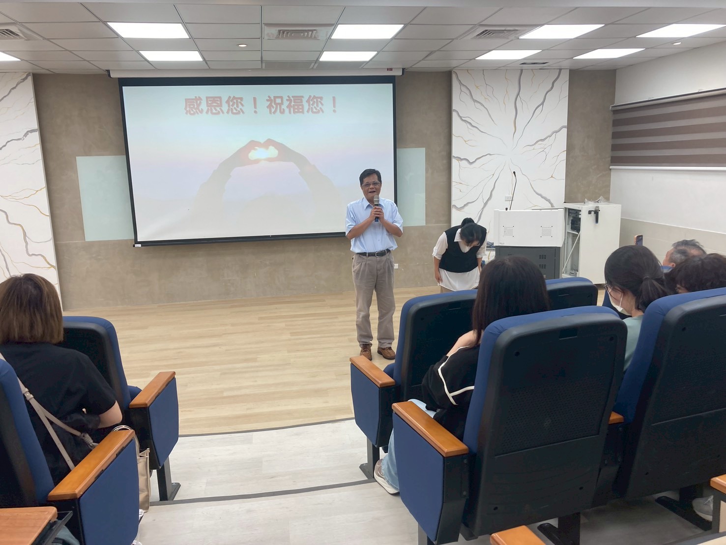 大仁科技大學幼保系主任黃湃翔開場勉勵致詞