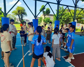 透過破冰遊戲來更了解彼此。