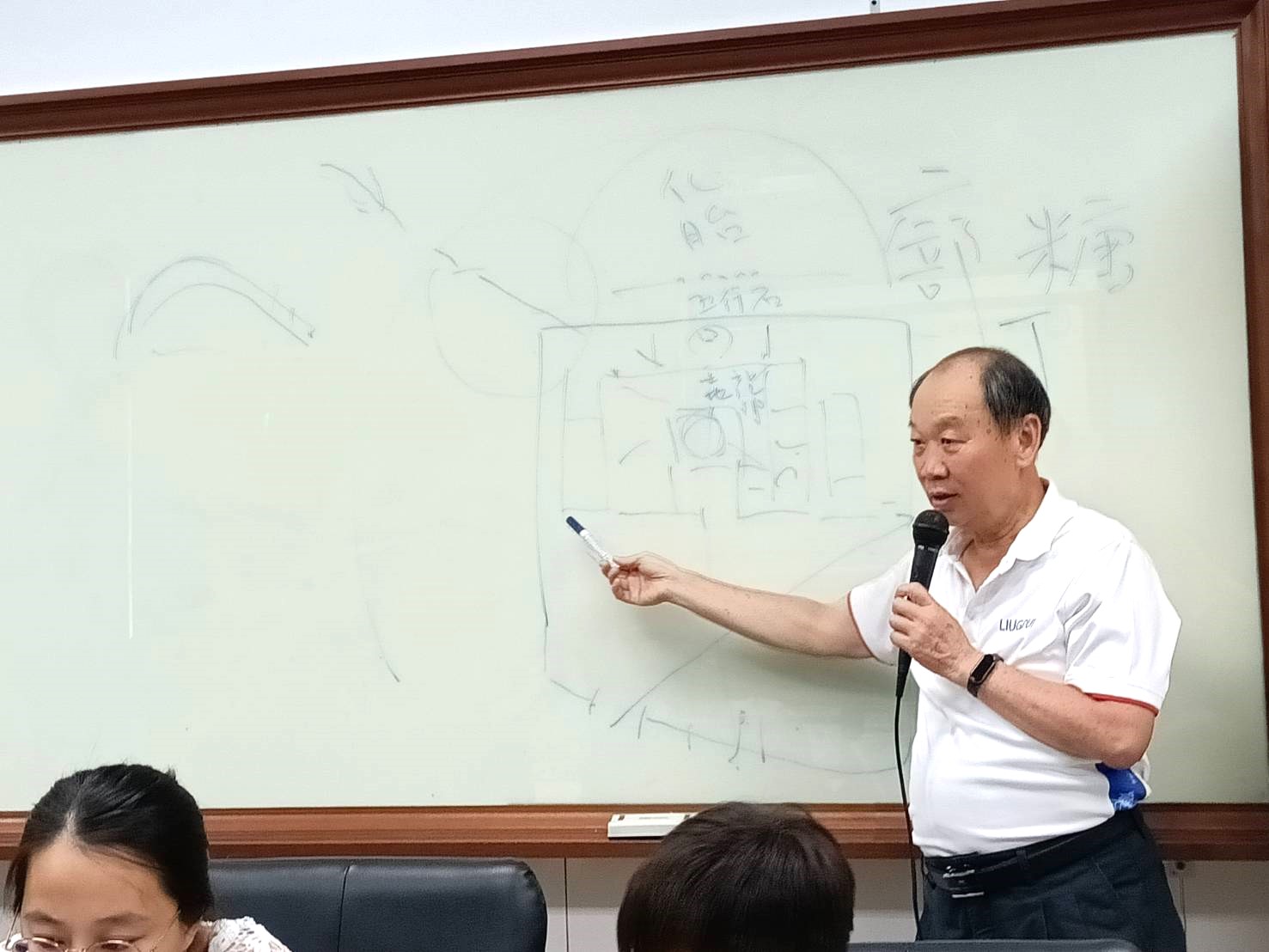 六堆園區謝勝信主任到大仁科大專題分享活動合影